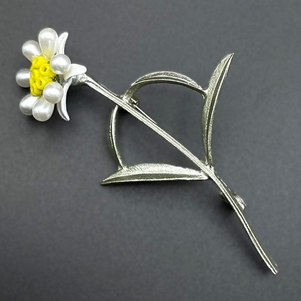 Silver with White Pearl Beaded and Enamel Stemmed Daisy Flower Pin Back Brooch